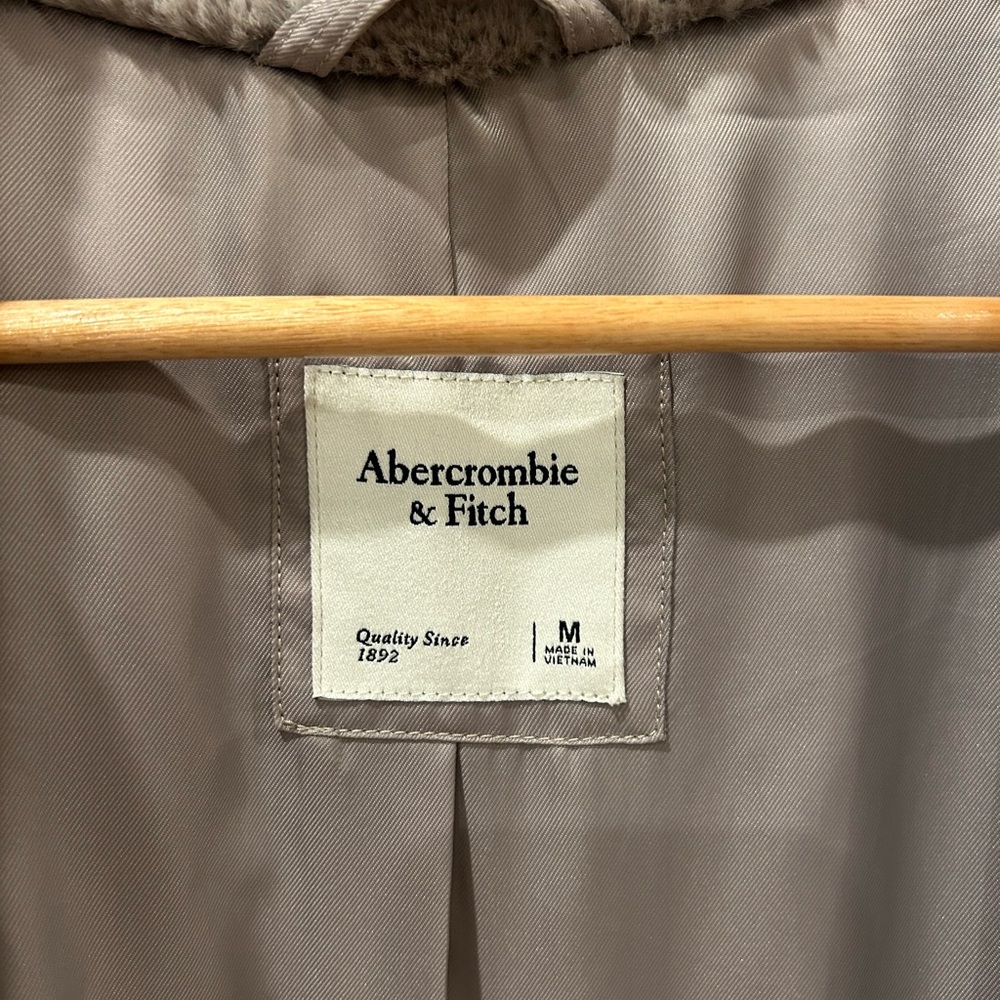 Abercrombie & Fitch Faux Fur Jacket - Picture 2 of 3
